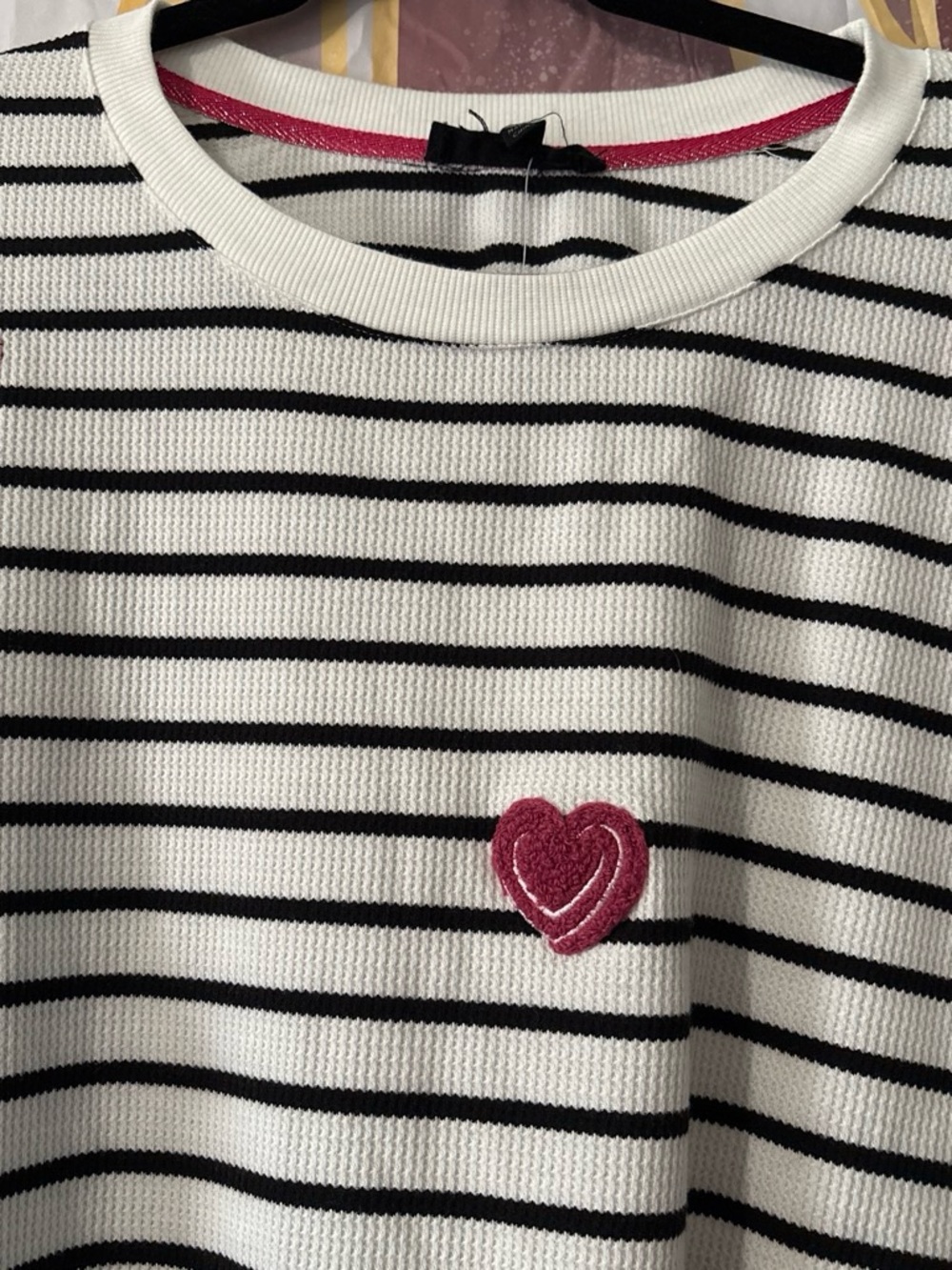 Jane and Delance 2x Striped Crewneck Sweater with Heart Appliqués embroidered - Picture 3 of 6